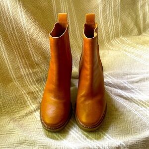 Tory Burch brown boots size 9